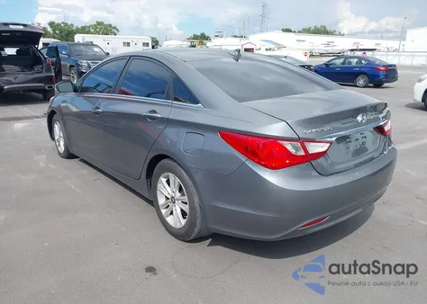 2013 Hyundai Sonata Gls z USA, uszkodzony, nr VIN 5NPEB4AC7DH765652